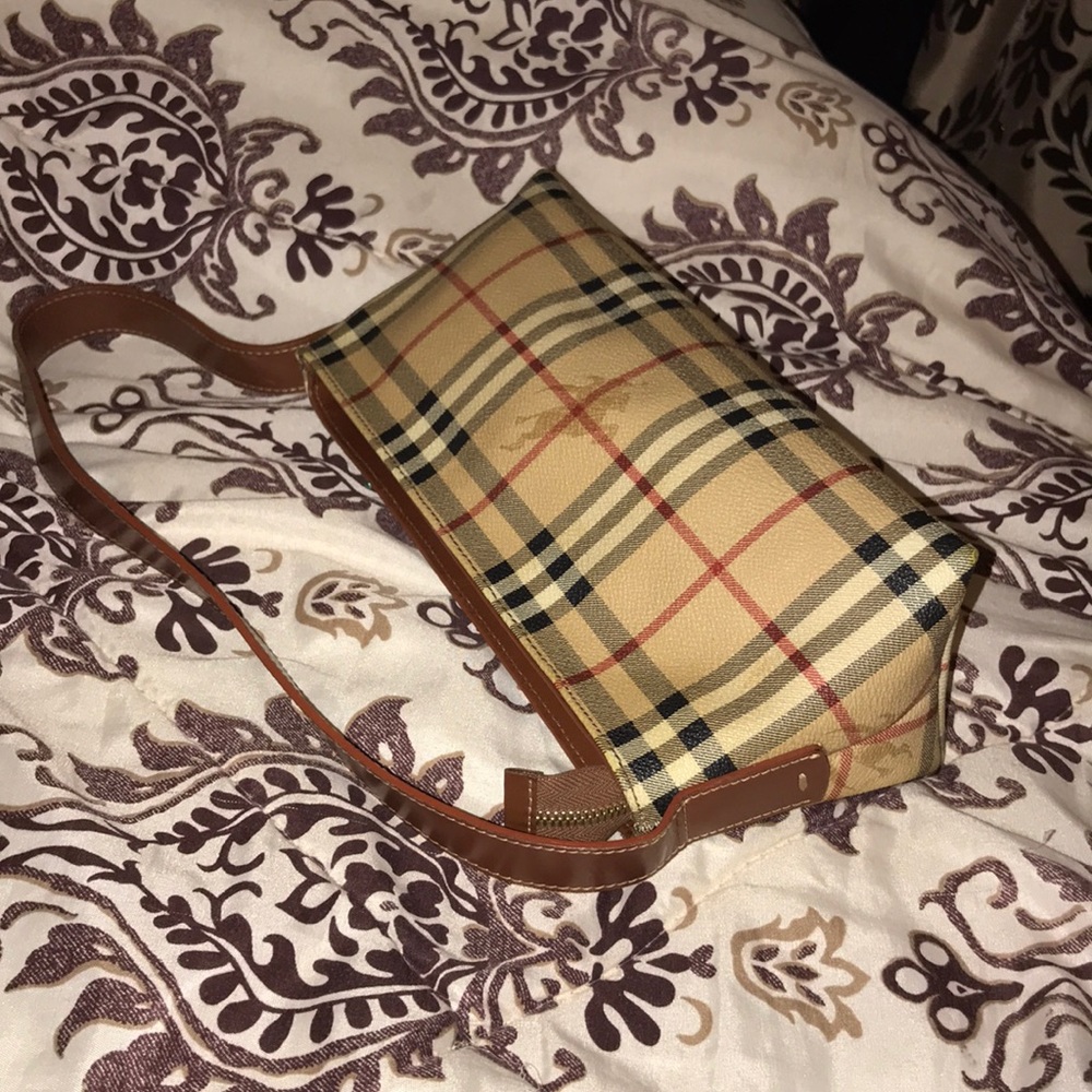Burberry bag ver cute